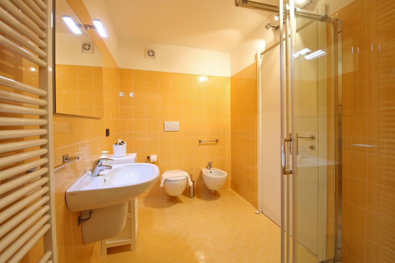 Bellagio Dreams Apt, Pool, With Private Garden, Near Lake Exterior photo