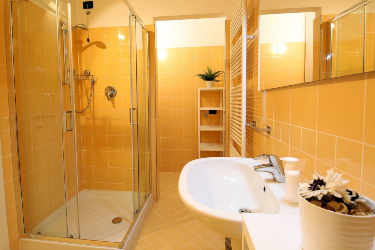 Bellagio Dreams Apt, Pool, With Private Garden, Near Lake Exterior photo